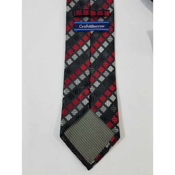 Croft & Barrow Men's Neck tie Silk red black gray squares Handmade 60" by 3.5" - Picture 3 of 6